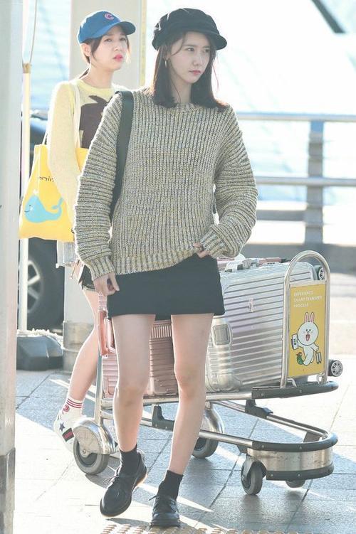 林允儿是韩国第一美?这罗圈腿算是把她给毁了!