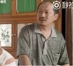  「穿搭」裙子＋运动鞋＝2020春季炸街搭配，时髦又高级，太好看了！