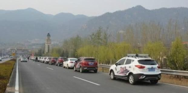 高速应急车道换胎被扣6分? 车主: 应急车道不能停, 还是胎不能换