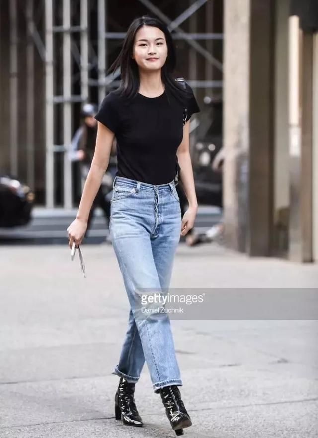 维秘面试小姐姐腿长180cm、E罩杯，这真的是人类的存在？