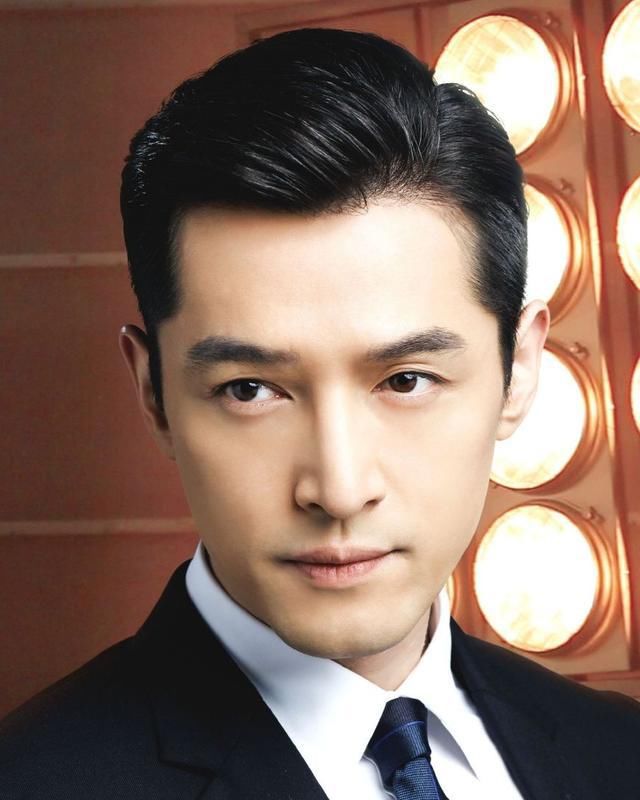 胡歌经纪人被炒,以后都别想在娱乐圈混?网友:犯大错了吧