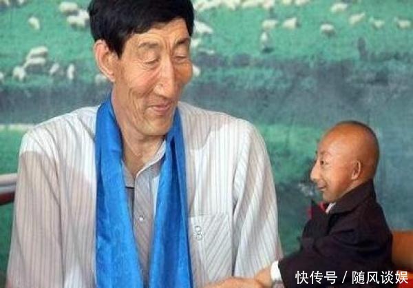 「儿子」他是中国巨人，比姚明还高10厘米，56岁娶28岁老婆，3年生下2儿子