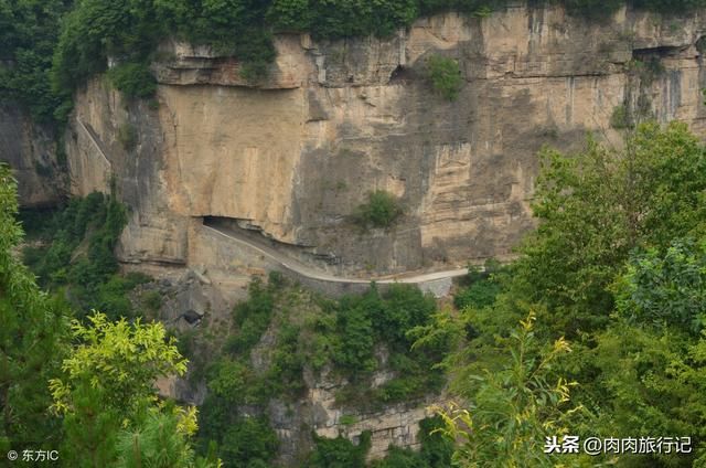 厉害了我大陕西，这条媲美郭亮村的挂壁公路，堪称世界第九大奇迹
