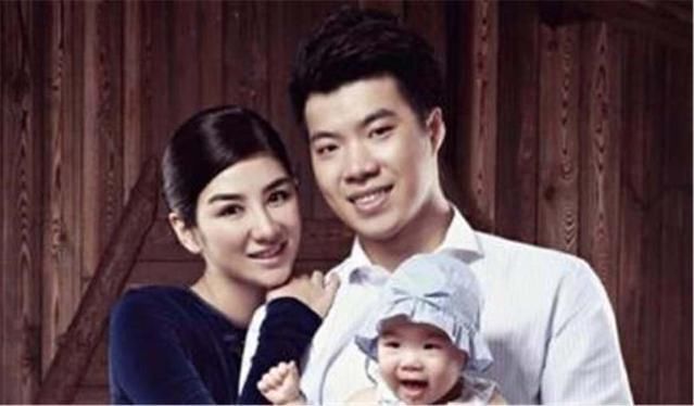 黄毅清深夜又发文，放出猛料，爆出这位女明星精神早就出了问题！