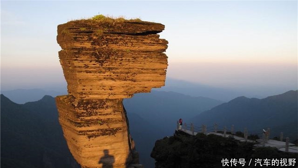 中国最“高”寺庙，建于万丈悬崖之上，从荒无人烟到如今香客众多