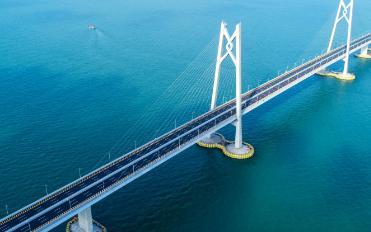 港珠澳大桥非常便利，为何很多车主到了扭头就走？车主：太狠了