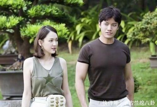 们秀恩爱:陈乔恩遇到真爱,照片中的她靠着男友肩膀,宛如一个少女!