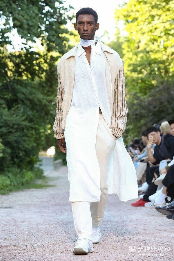 关于一场“逃离、隐世、战斗”的时装大秀!