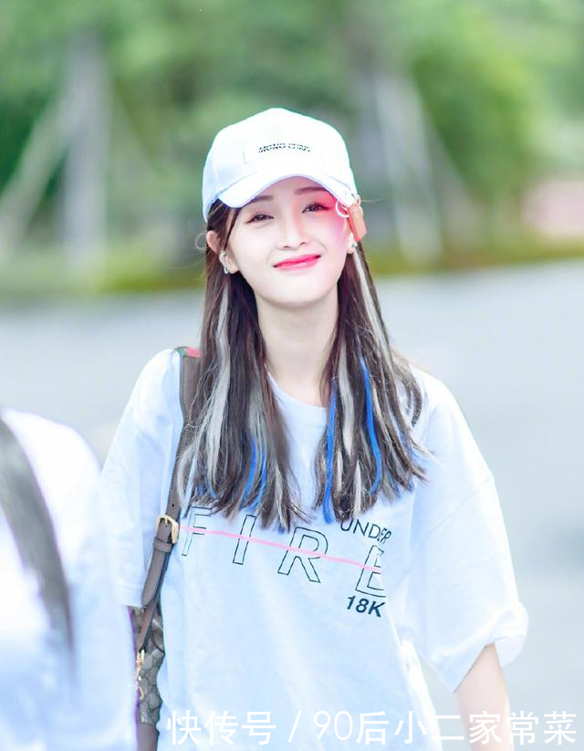 封杀传闻可能是真的！吴宣仪零通告只能回家干这个，网友：太惨了