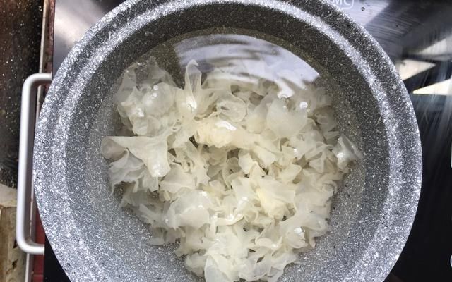 「用护肤品」肌肤“贼差”的女孩,第二天喝次“它”,美白祛斑美白润肌肤
