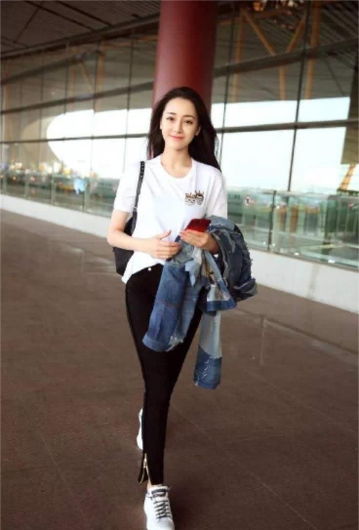 杨颖紧身裤给80分，热巴紧身裤给95分，最后一位给500分都少了！