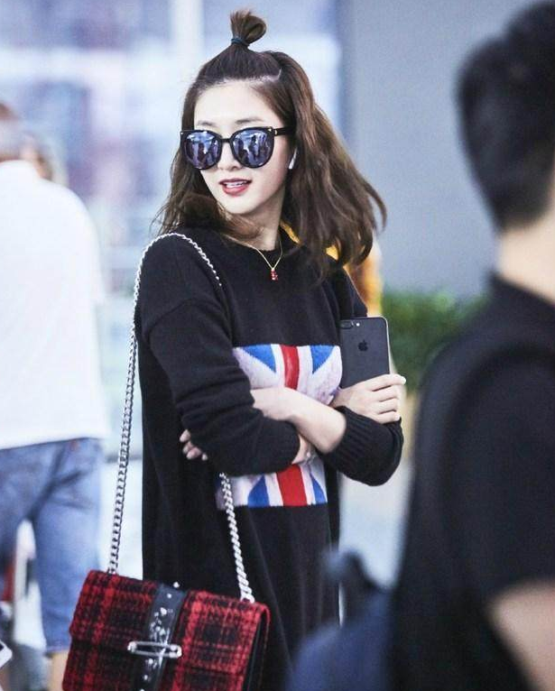 江疏影玩下衣失踪, 网友却不买账: 什么时候能穿上裤子