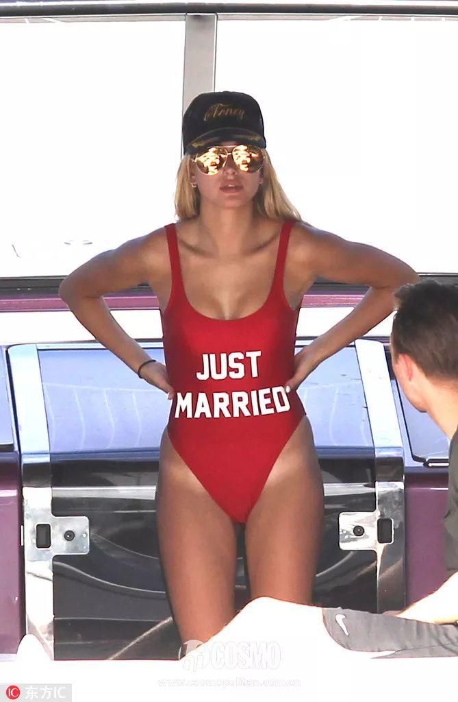 时髦办 | 虽然我胸小，但我穿泳衣好看啊!