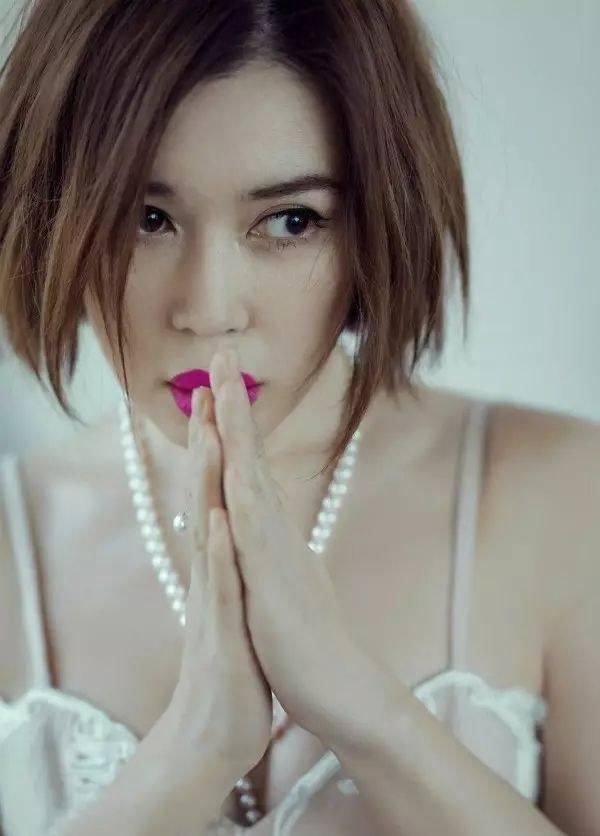 余男,骨子里渗出来的性感无人能比