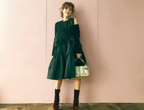 服气| 30+照样美若少女!离婚带娃的她凭啥能做"富豪杀手&quo