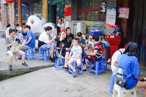  [方言]国内最爱说方言的三座城市，从不说普通话，外地游客：太