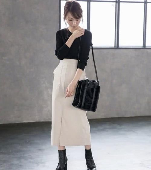  『种色系的颜色』女生穿这3种色系的衣服超显白，尤其第2种，第一眼就被惊艳