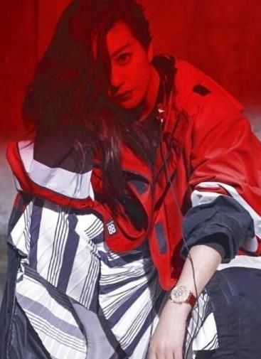 小燕子遇上了紫薇，不一样的感觉，网友:气质为什么差那么多