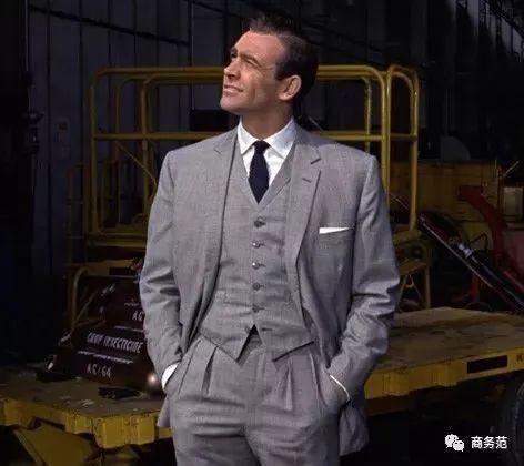 英格兰没进决赛，但主帅的马甲却成了网红