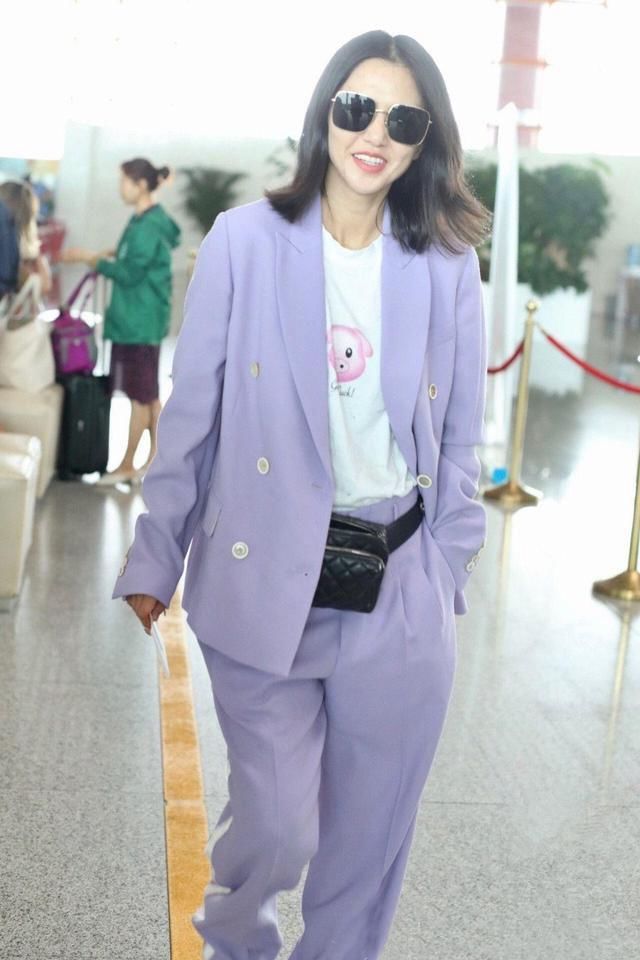 衣不惊人死未休，谭维维成新闻衣服占了一半功，招招式式都惊人！