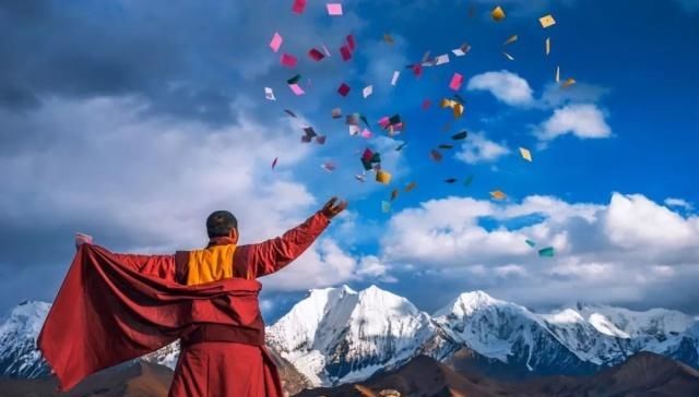 天堂向左，雨崩向右。不去天堂，就去雨崩