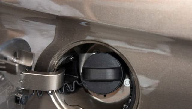  汽车@汽车上的四个排水孔，你都认识吗？有车一族有必要了解一下