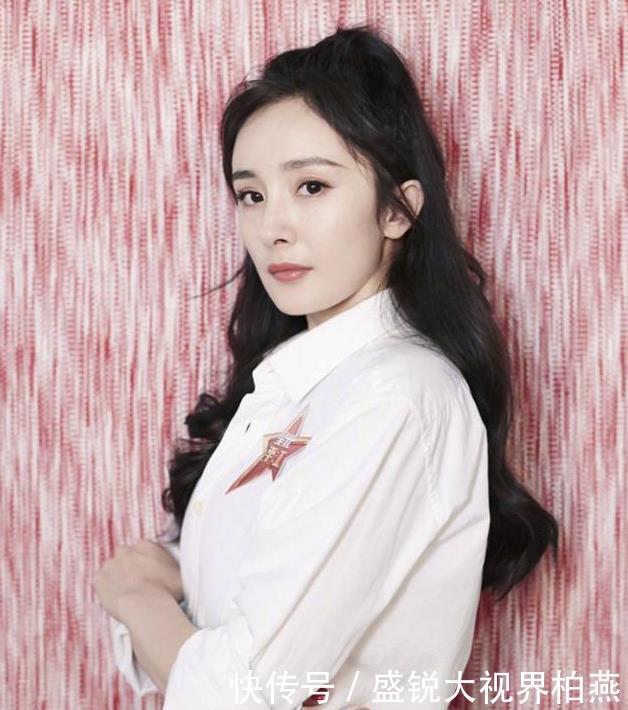 『辣妈』杨幂的好身材,凹凸有致,性感撩人,时尚辣妈却如同元气少女