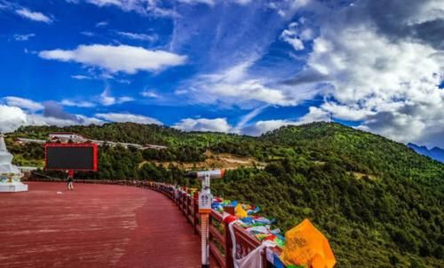 川藏线旅游遇到这3种垃圾不要奇怪，红牛能接受，这两种真不清楚