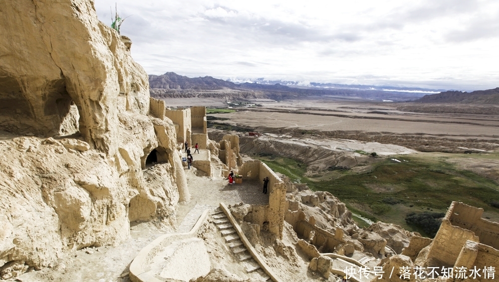 阿里的古格王朝，300年前一夜神秘消失，为什么史书里没有记载
