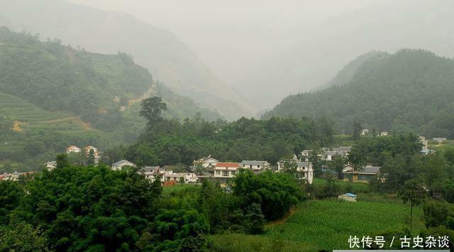  旅游景点|四川最庞大的4个城市