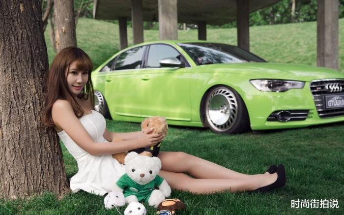 『眉目』街拍;“眉目含春”的表姐,白色小短裙,让她更加的自信