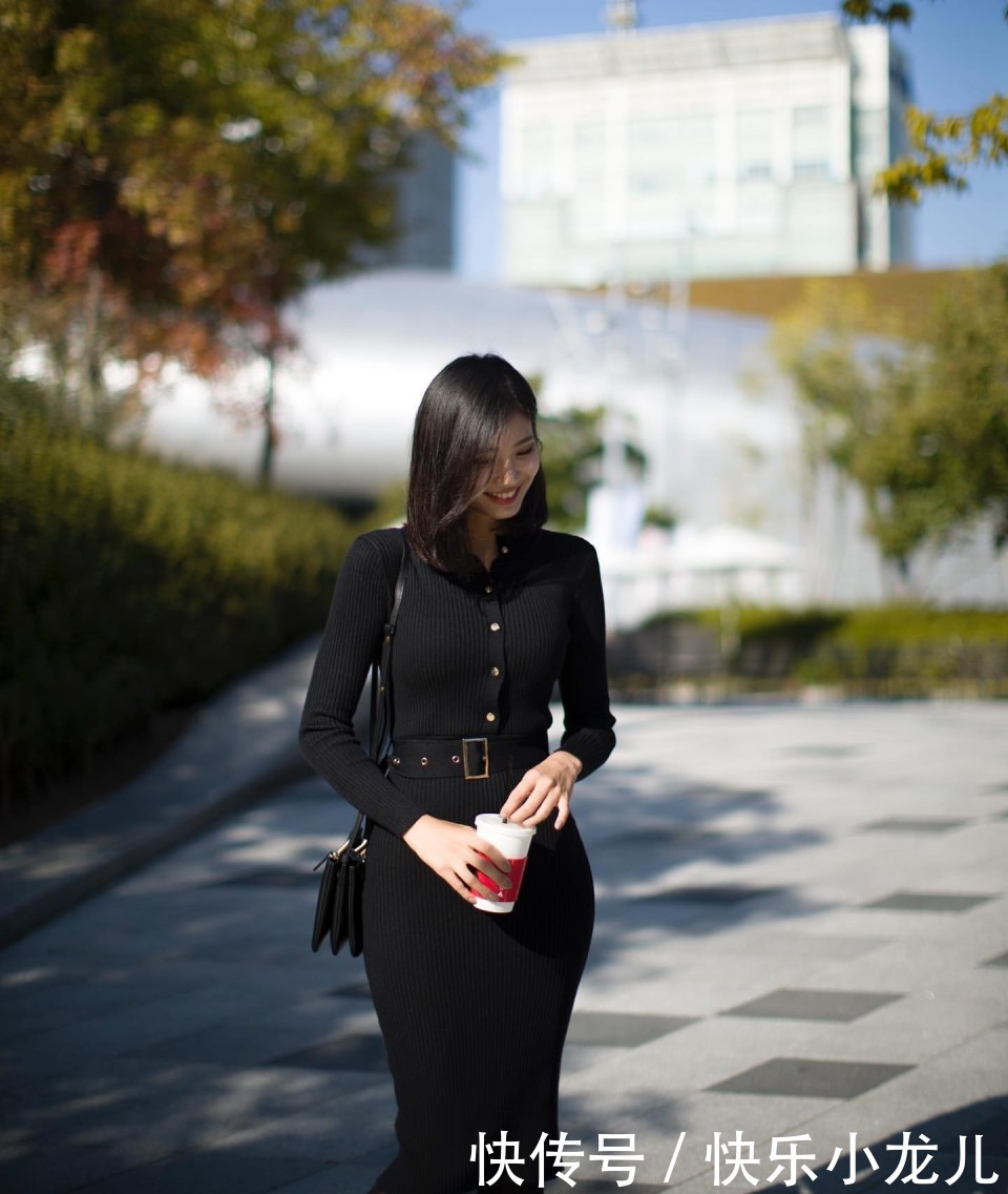 搭配|时尚穿搭:黑色连衣裙搭配,性感迷人