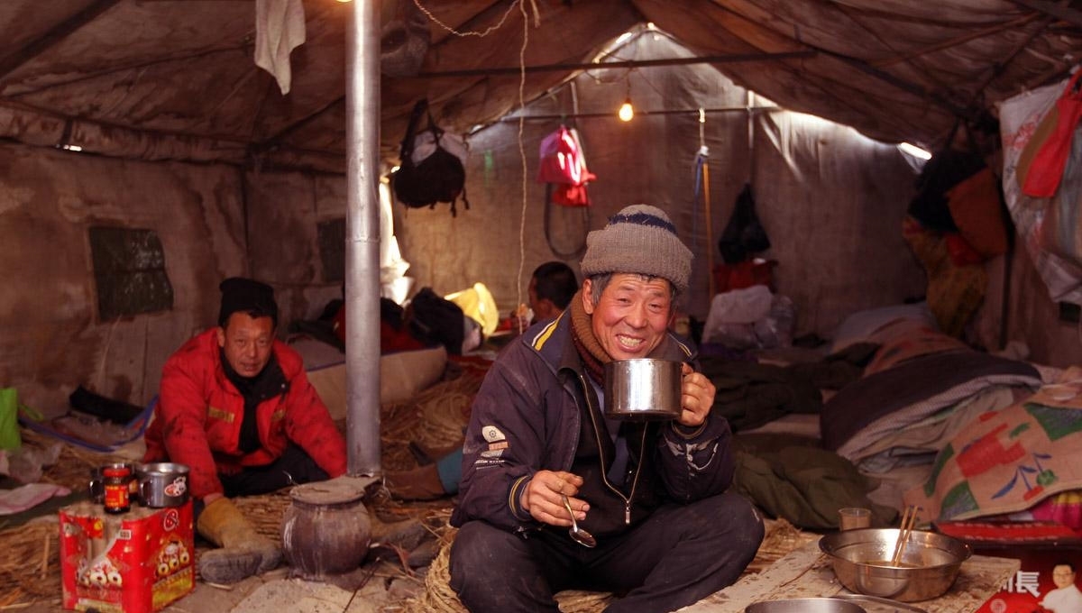 现在的农村，随便找一户人家，拿不出来20万就“不正常”，真的