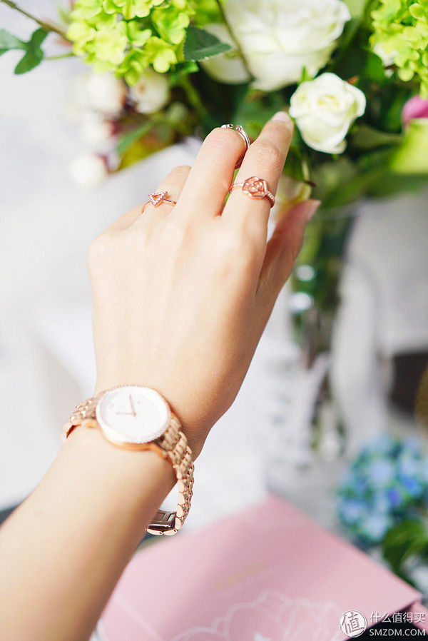优雅灵动，简约时尚:飞亚达Charming时尚机械女表 真人试戴