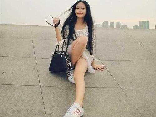 从大一到大四的女生“自画像”,你中枪了吗?学妹:一个字准