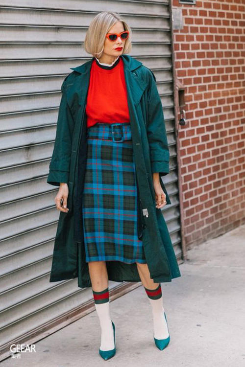 让时尚达人教你把格子裙怎样穿出经典时髦感!