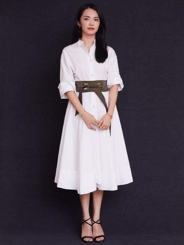 快40岁女人别乱穿了，学姚晨这样，连衣裙也能穿出满满女人味!