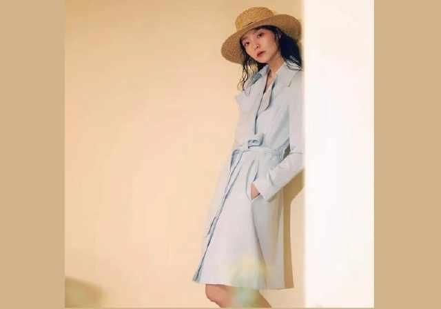 这4种衣服穿起来会显老，女生别再买了!特别第3种，很艳俗!