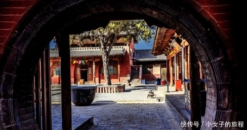 不观镇国寺,枉至平遥城,到了万佛殿方知木材也可如此绚丽