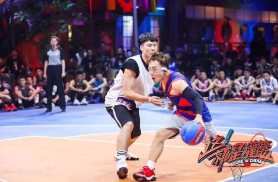 阳刚少年挥洒青春汗水 《这就是灌篮》直男审