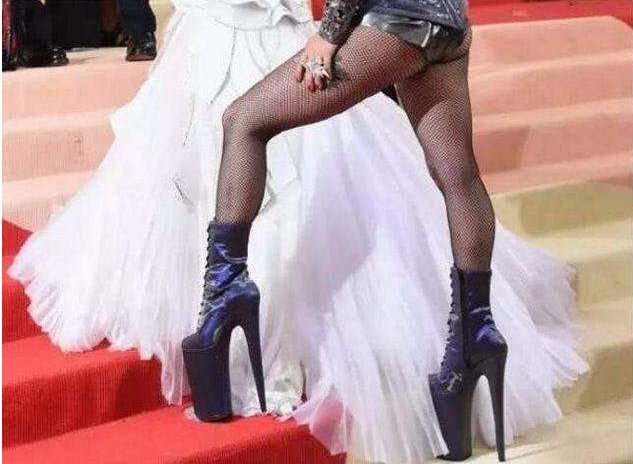 阿娇的恨天高算什么,看张韶涵的“风火轮”那才叫拉风