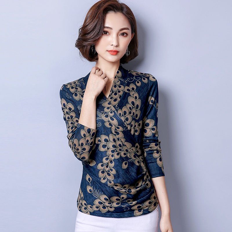 过了45的女人，别穿的太老土!瞧刚上新的秋装，款款好看又减龄