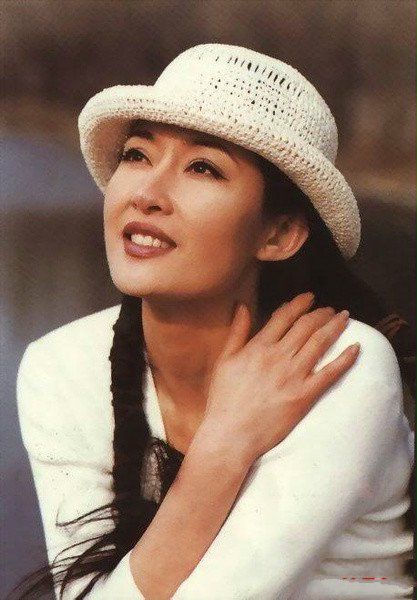 30年前的美女原来这么美，随处可见时尚潮流，这才是真正的美女