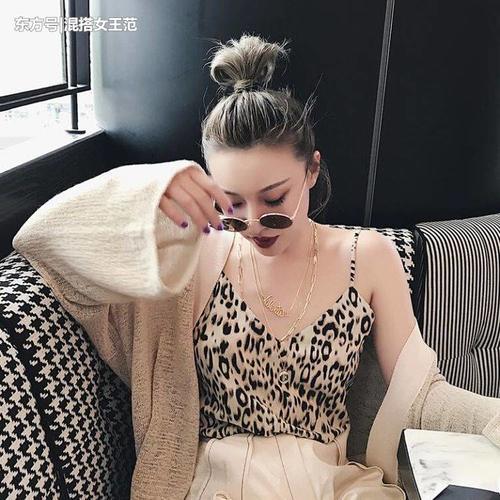 俏皮不失柔情，清凉透气的小背心调皮可爱