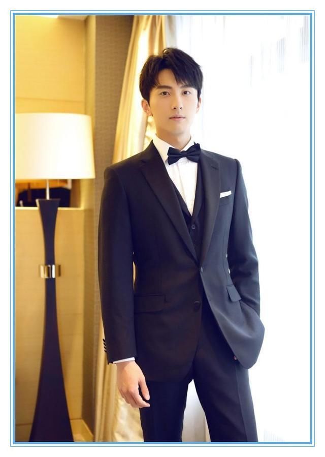 当25岁牛骏峰和39岁佟大为同穿西装，才知道为啥男人越老越有味！