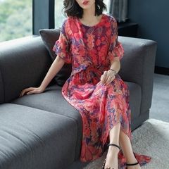 妈妈49岁，出门从不穿阔腿裤!只穿这洋气裙子，比旗袍甜美减龄