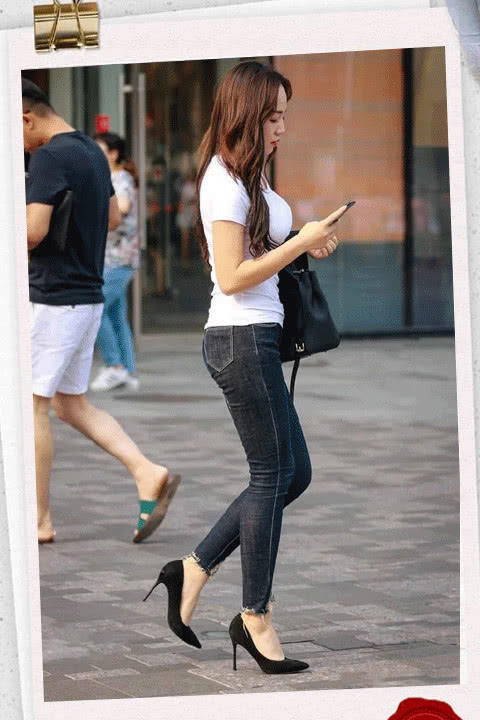 「舒适」柔美出彩的牛仔裤美女,有着甜美的气息,更显高挑