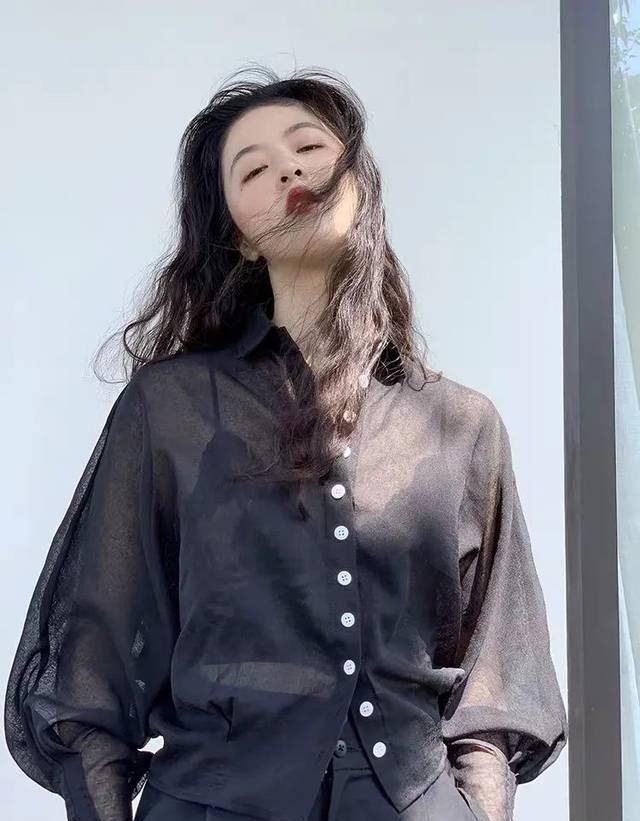  换季：春夏换季最时髦的几件衬衫