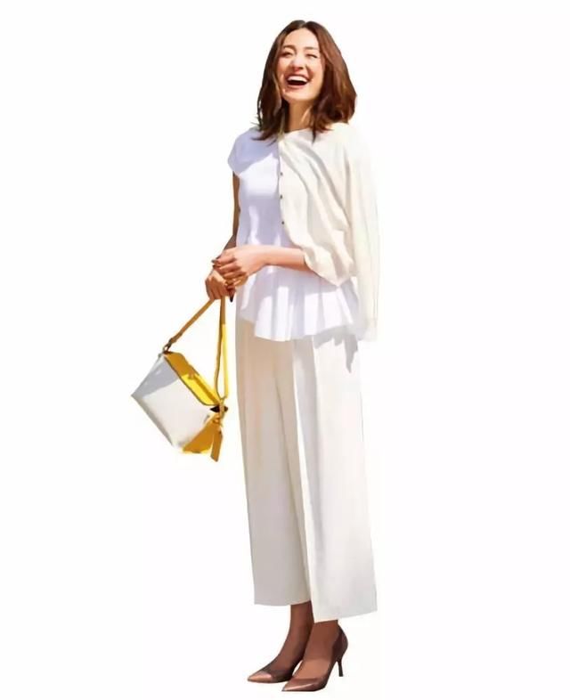 日本OL小姐姐超有气质的秋季白色穿搭，是时候学一下了！