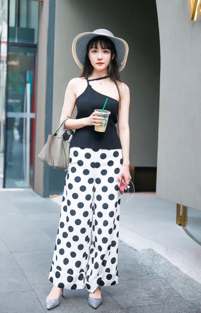 街拍丨为什么被称花花世界，因为世界上有好看的小姐姐!